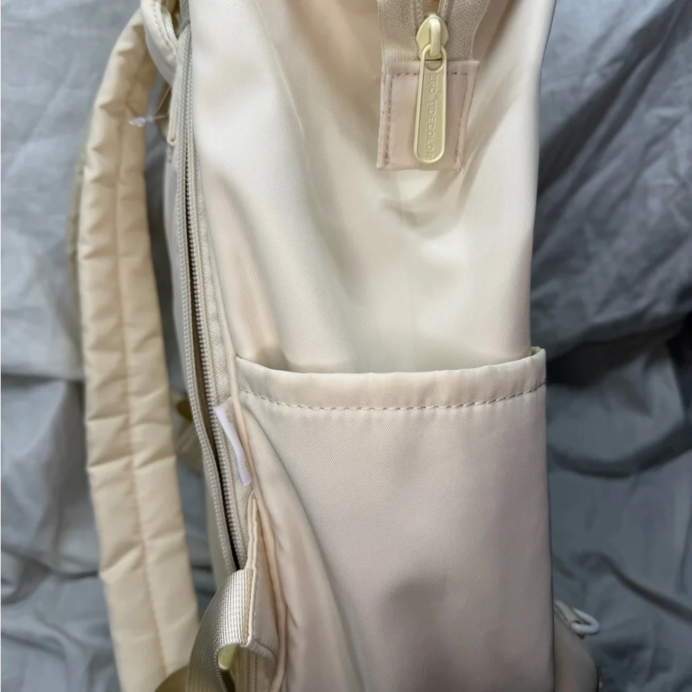 ZGO Tide Color X Sanrio Cinnamonroll Collab Sweet Planet Series Backpack - Picture 7 of 14